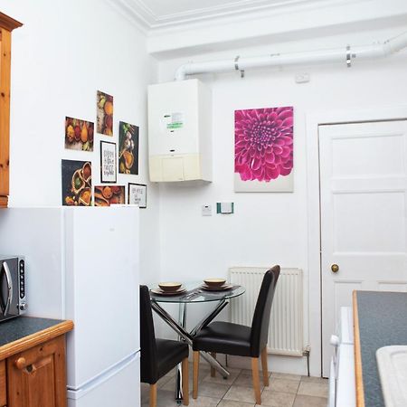 The Summit West End- Elegant Apartment With Free Parking In Prime Location 애버딘 외부 사진