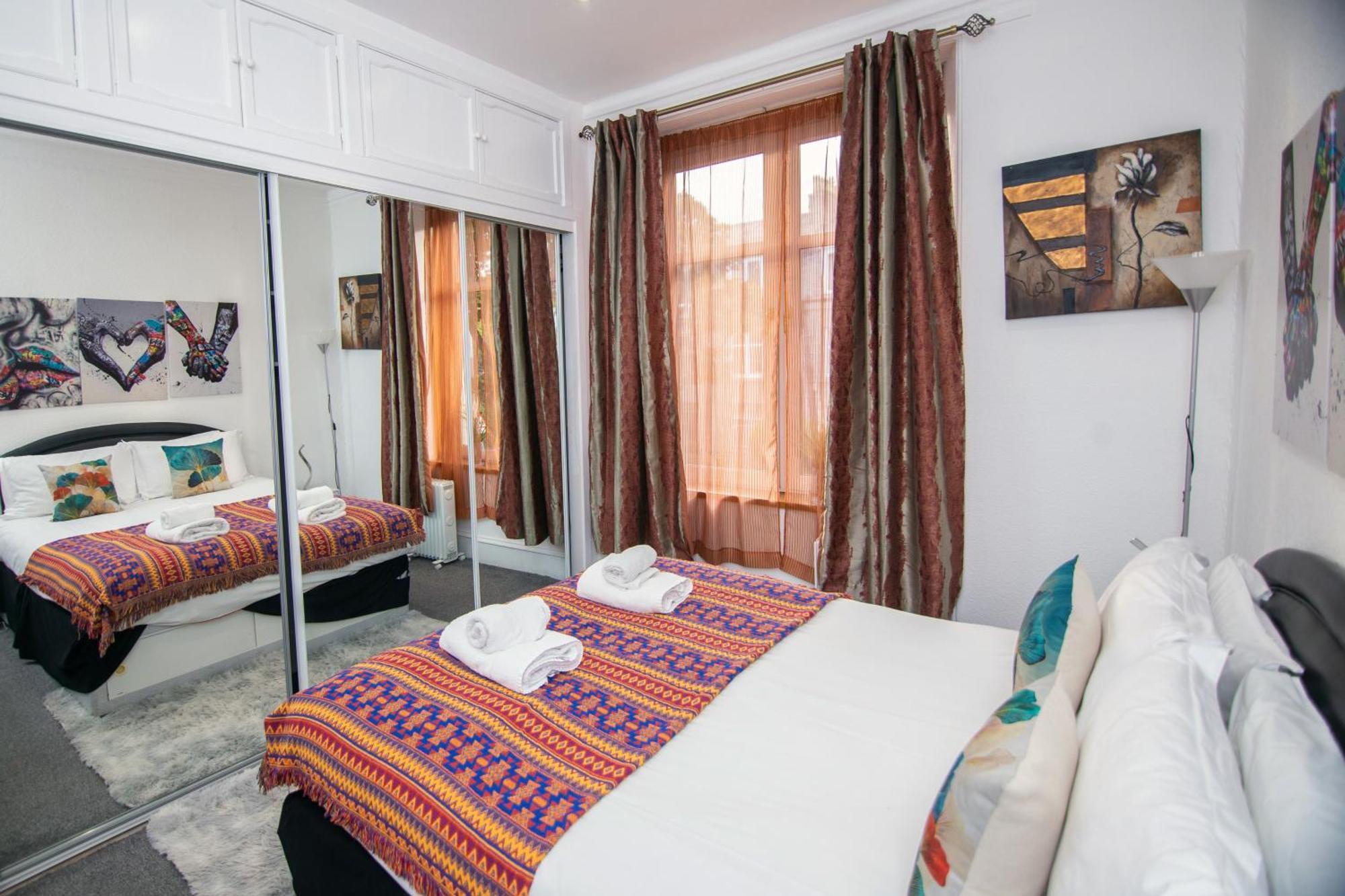 The Summit West End- Elegant Apartment With Free Parking In Prime Location 애버딘 외부 사진